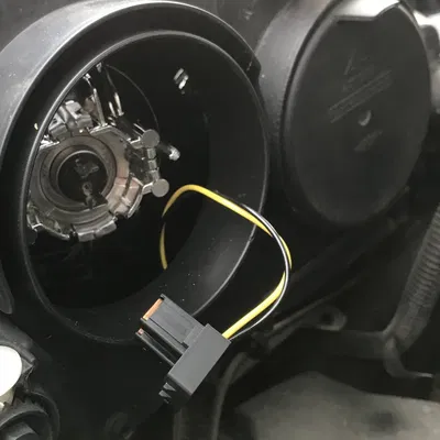 Nắp Đèn Pha Peugeot Partner 2008-2012