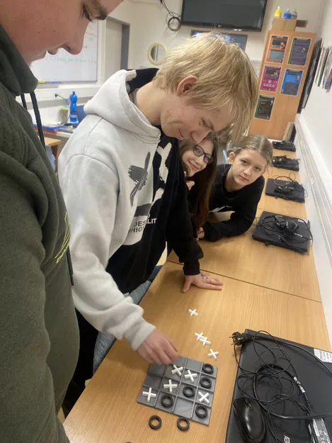 Piškvorky - Ván Cờ Caro Vui Nhộn Cho Học Sinh - Image 4