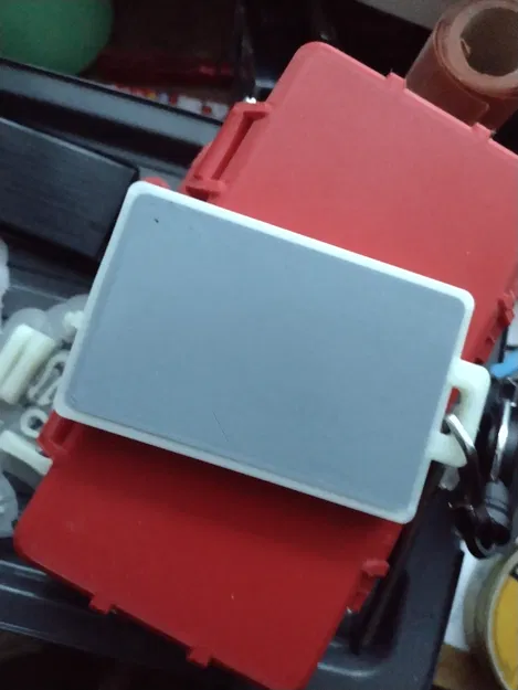 Hộp Đựng Thẻ Cứng Cáp V4 - Image 1