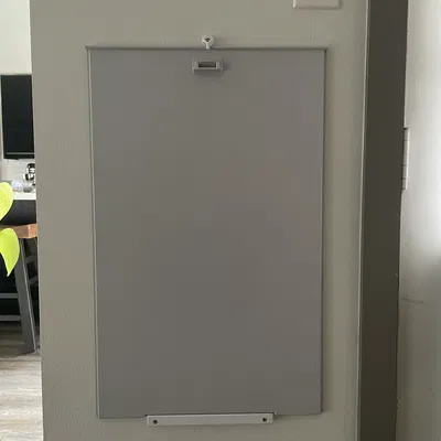 Giá Treo Nắp Chắn Cửa Cho Chó