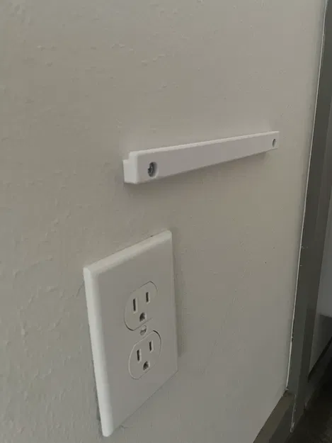 Giá Treo Nắp Chắn Cửa Cho Chó - Image 2