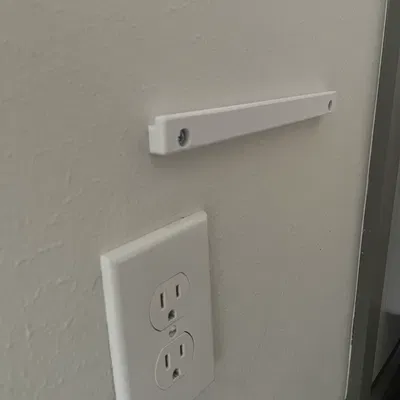 Giá Treo Nắp Chắn Cửa Cho Chó