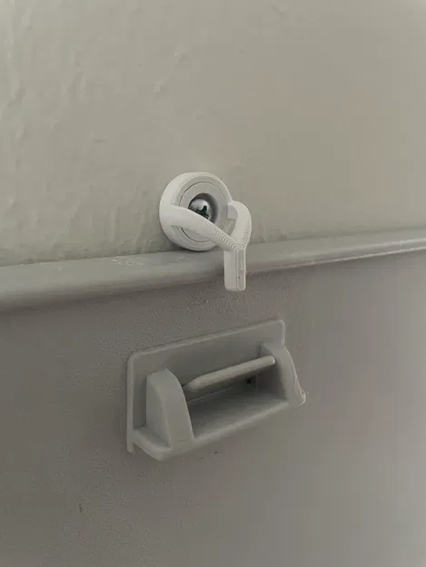 Giá Treo Nắp Chắn Cửa Cho Chó - Image 3