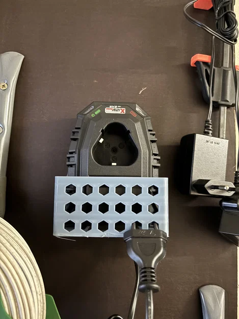 Giá Treo Sạc Tường Cho Parkside XT12 / X12 Team - Image 2