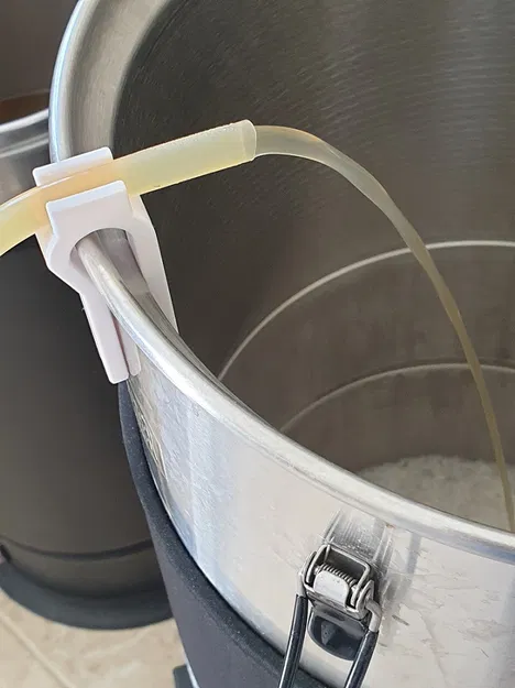 Kẹp ống cho thùng ủ Grainfather - Image 1