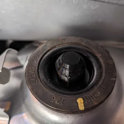 Nắp Chụp Giảm Xóc Sandero III