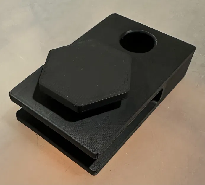 Kẹp vải có lỗ dây bungee - Image 1