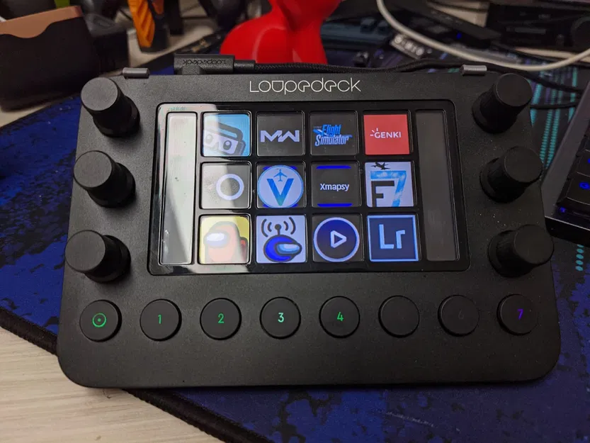 Chân Đế/Chân Gác Loupedeck Live - Image 1