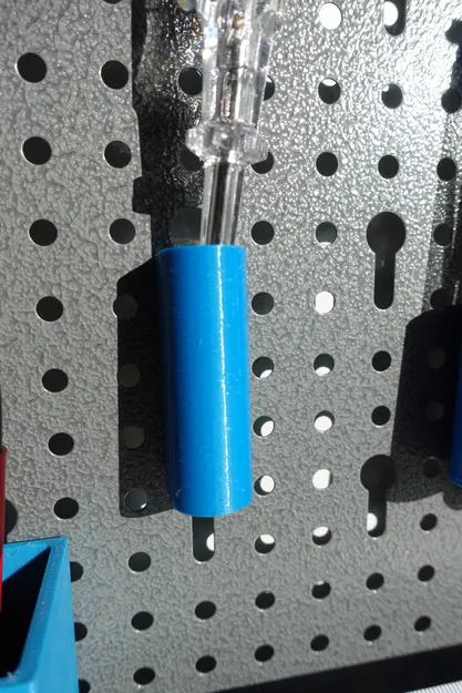 Giá đỡ cho bút, bút dạ hoặc các vật tròn khác - Image 1