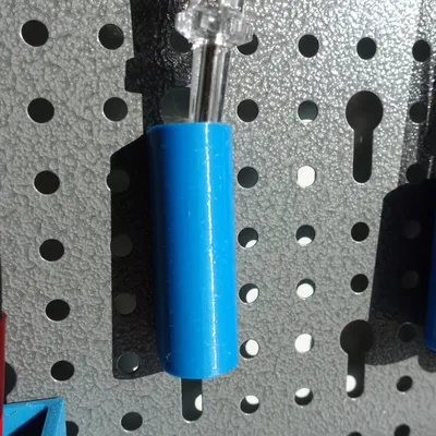 Giá đỡ cho bút, bút dạ hoặc các vật tròn khác