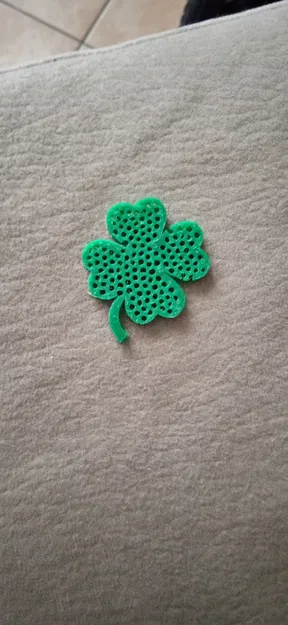 Móc khóa Quadrifoglio kiểu Voronoi - Image 1