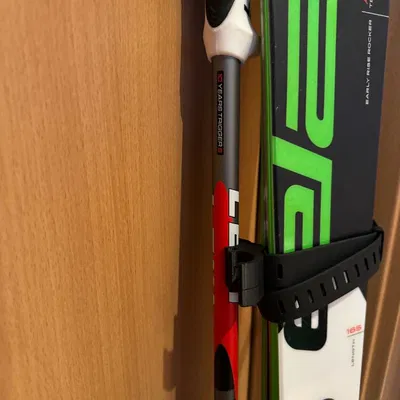 Giá đỡ gậy trượt tuyết