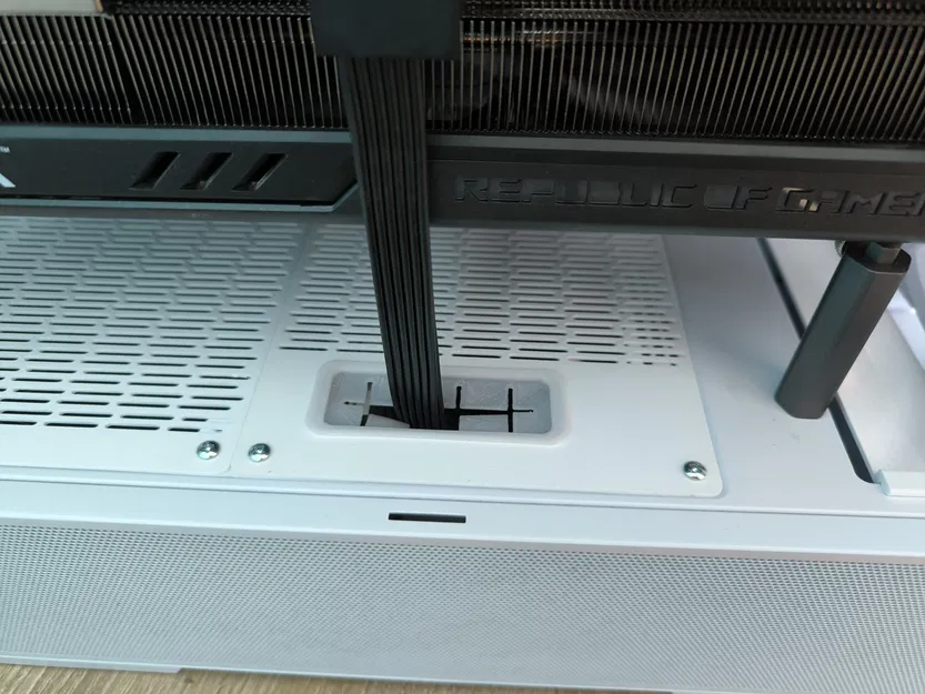 Đế Lian Li Lancool 216 V2 có Lỗ Luồn Dây TPU - Image 1