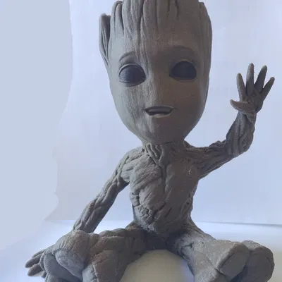 Groot Vẫy Tay