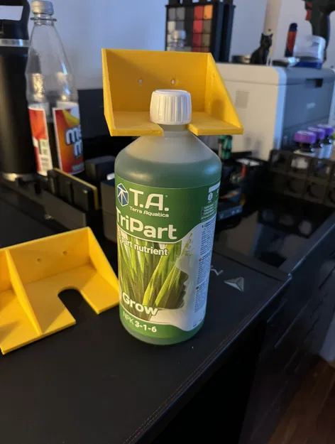 Giá Treo Tường 1L T.A. Fertilizer - Image 1