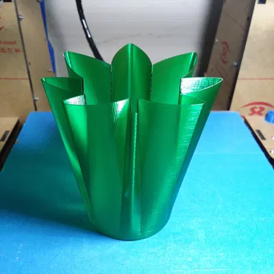 Chỗ Cắm Bút Hình Lá Cần Sa