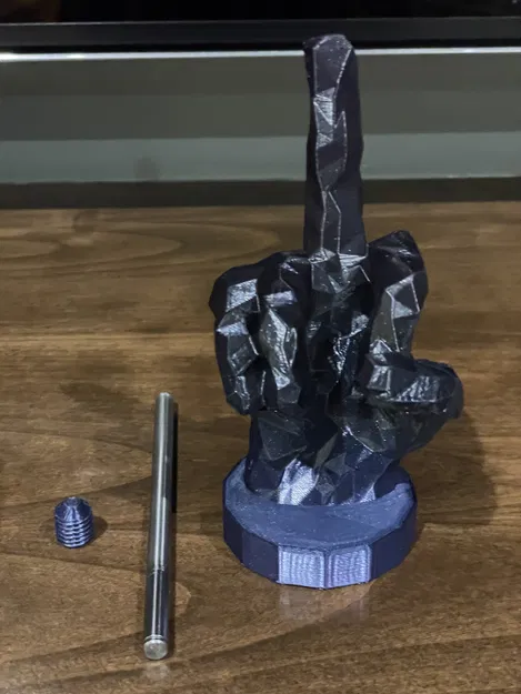 Ngón Tay Giữa Low Poly Gia Cố Thép - Image 1