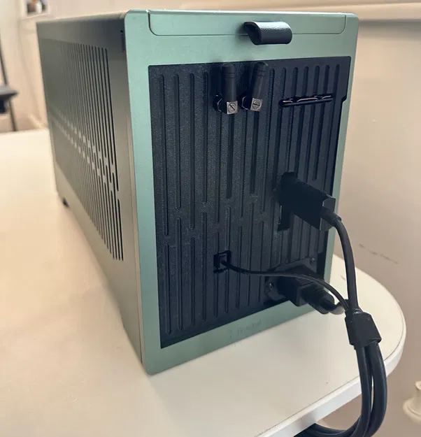 Tấm Lưng Case Fractal Design Terra - Image 1