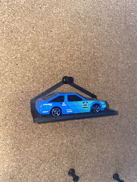 Kệ Treo Bảng Ghim Cho Xe Hot Wheels - Image 1