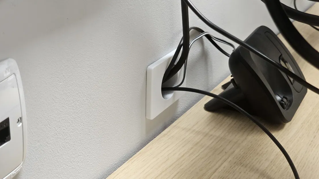 Lỗ Luồn Dây Điện Âm Tường - Image 1