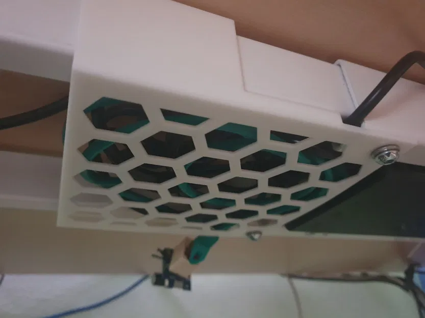 Flexispot (E7) desk custom cable cover - Image 2