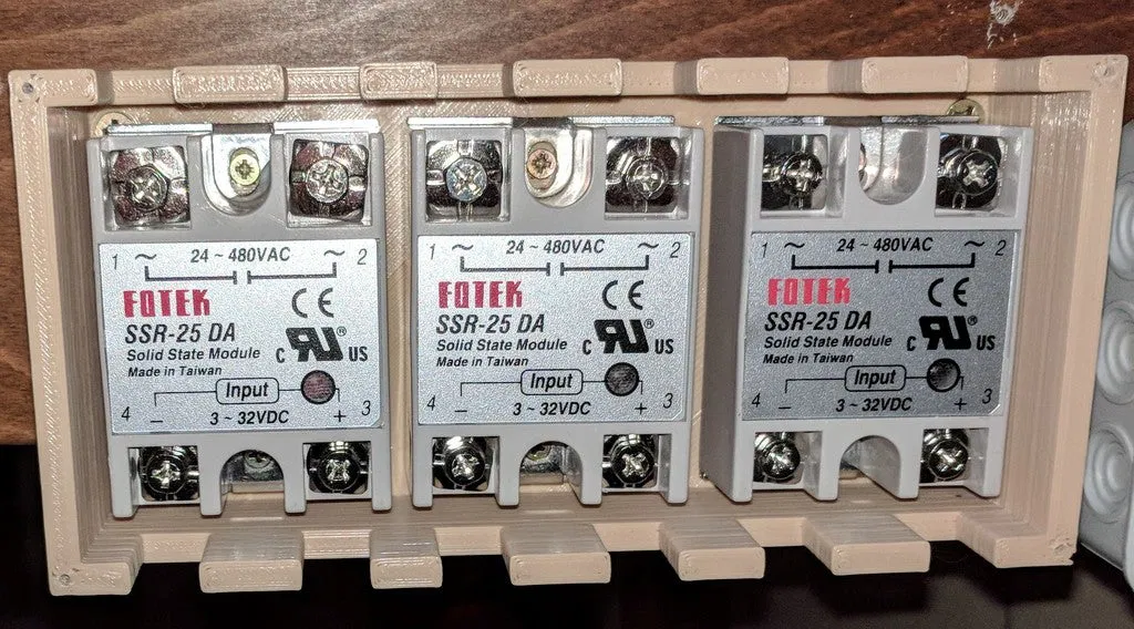 Hộp cho ba rơ le Fotek SSR-25 DA - Image 1
