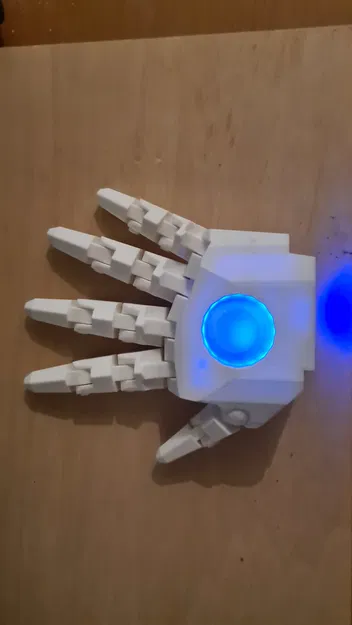 Bàn tay Người Sắt - Image 4