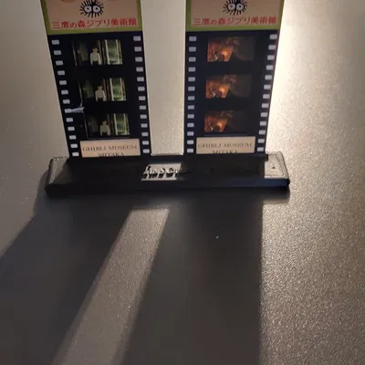 Kệ đựng vé Bảo tàng Ghibli