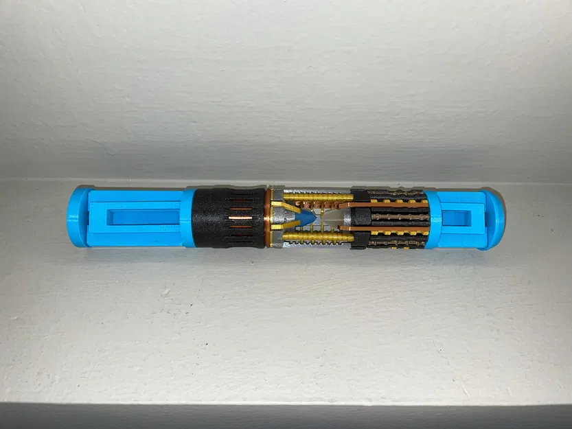 Mô hình thanh kiếm ánh sáng Anakin Skywalker hé lộ khoang crystal - Star Wars - Image 7