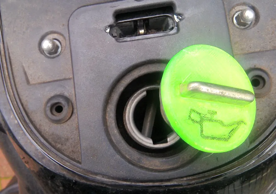 Tankdeckel-Kappe-Öl-kontrollieren! - Image 8