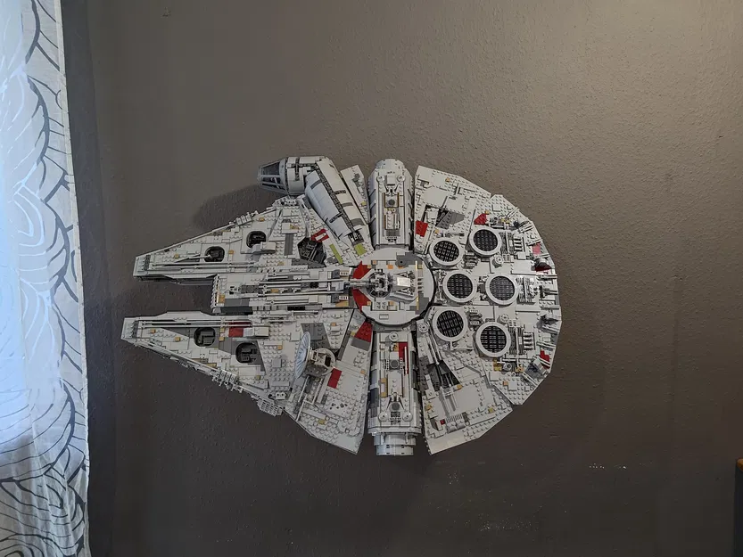 Wallmount LEGO Millenium Falcon (75192) - Image 1