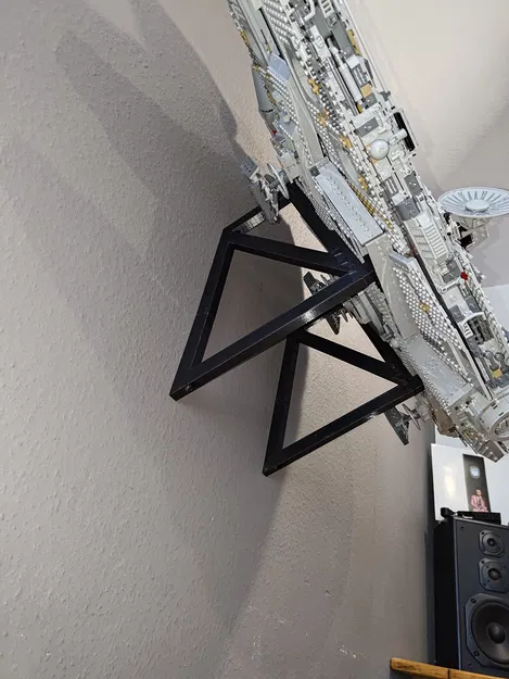 Wallmount LEGO Millenium Falcon (75192) - Image 3