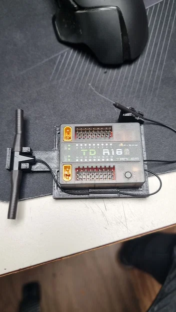 Giá đỡ FRSKY TD R18 - Image 1