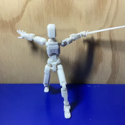 Dummy 13 Kiếm trong tay