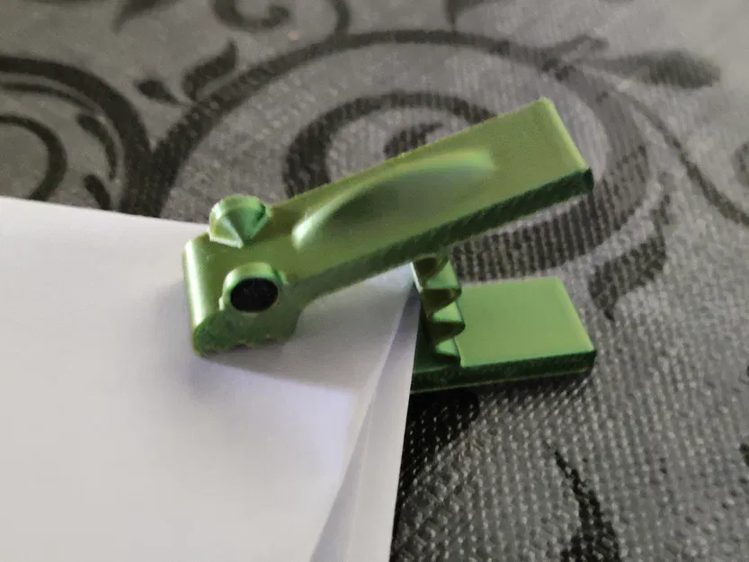 Kẹp Giấy Hình Tắc Kè "Chameleon Clip" - Image 1