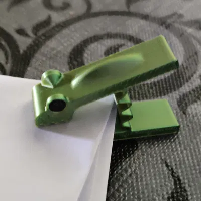Kẹp Giấy Hình Tắc Kè "Chameleon Clip"