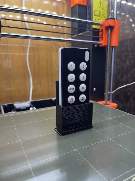 Giá Treo Tường Remote Điều Khiển Đèn - Image 1