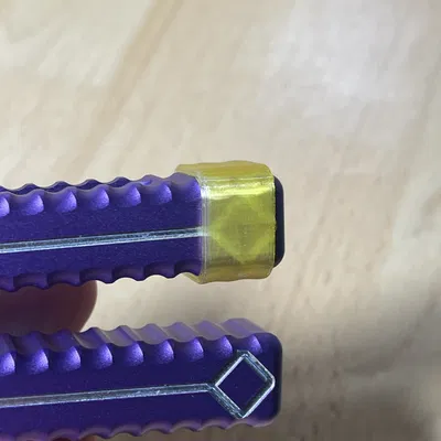 Các chi tiết chèn và chỉ báo tay cầm cho Vulp Balisong