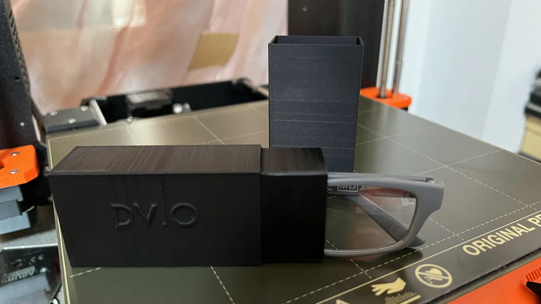 Hộp Đựng Kính Thời Trang - Image 1