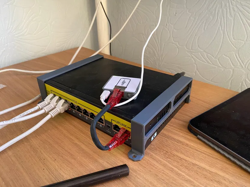 Giá đỡ POE switch gắn trên bề mặt phẳng - Image 1