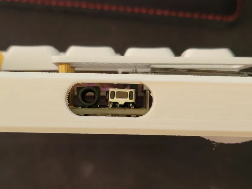 Vỏ Case Sofle V2 Lỗ Nút Reset Lớn Hơn - Image 4