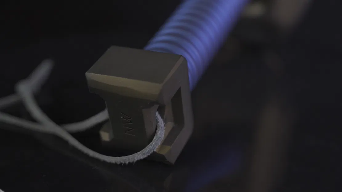 The Widow Maker - Búa Tạo Nỗi Ám Ảnh - Image 6