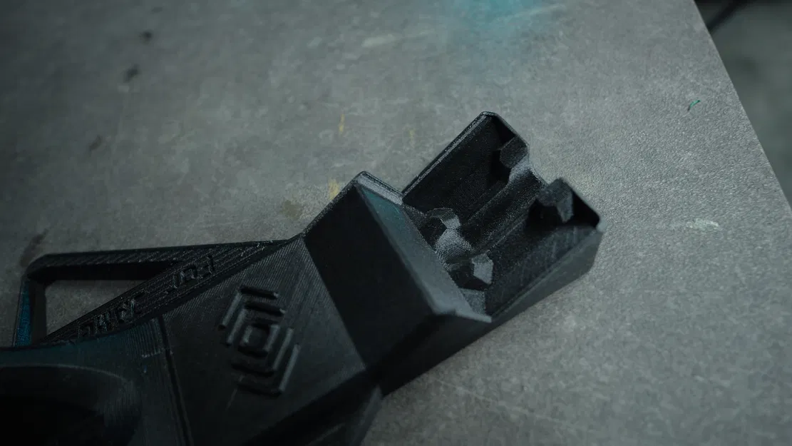 The Widow Maker - Búa Tạo Nỗi Ám Ảnh - Image 11