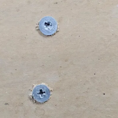 Nở Nhựa Treo Tường "The Stubbie"