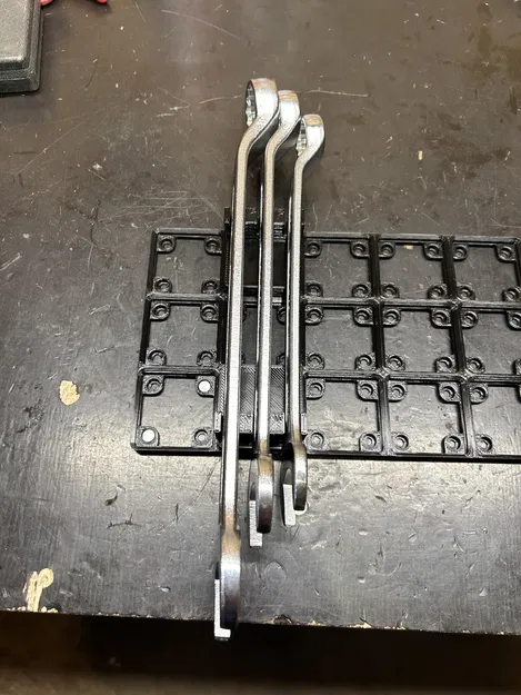 Giá giữ cờ lê/mỏ lết cỡ lớn Gridfinity - Image 1