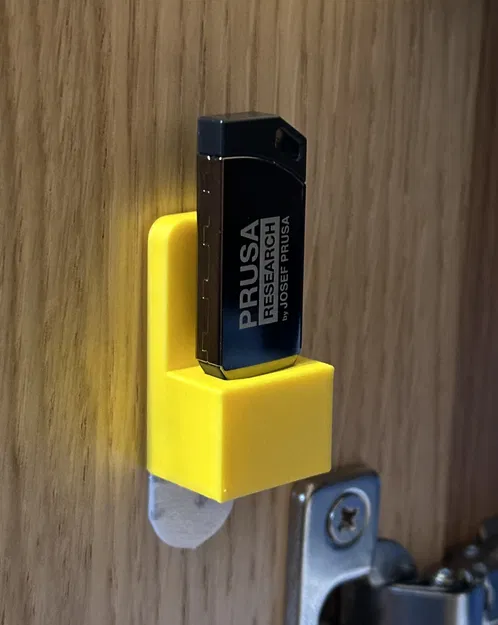 Giá đỡ / Móc treo USB gắn tường - Image 1