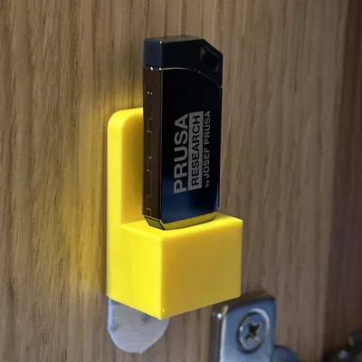 Giá đỡ / Móc treo USB gắn tường