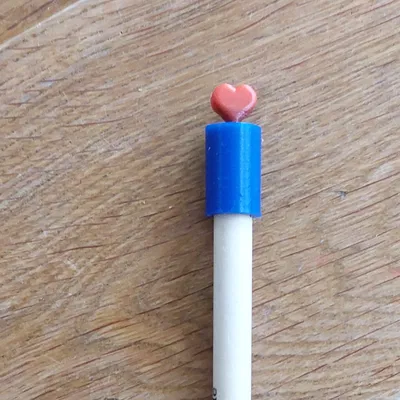 Thú nhồi bút hình trái tim