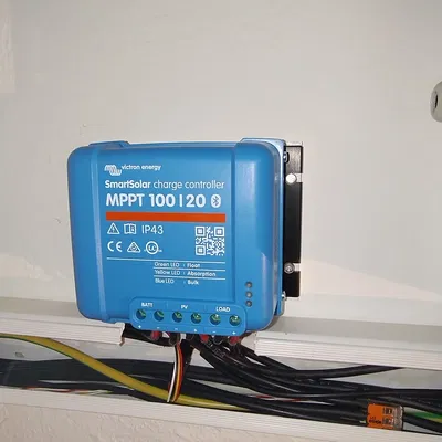 Tấm Gắn Victron MPPT 75/15 - 100/20