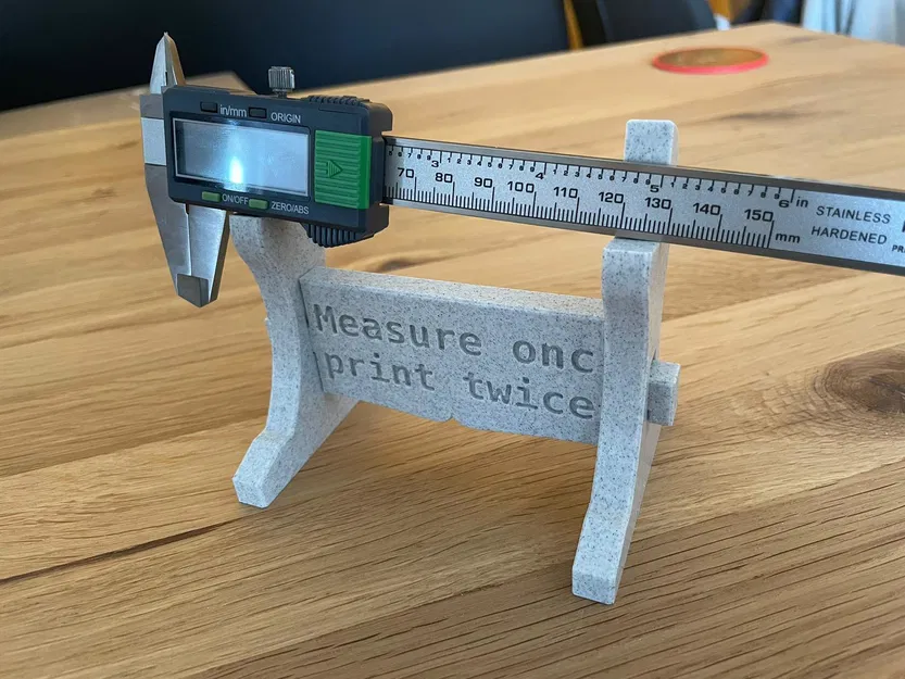 Kake Dao Kẹp (Giá đỡ kiếm cho thước cặp) - Image 1